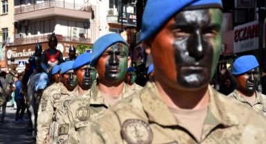 Çelik Kanatlar ve Jandarma Mehteran Takımı, Kırıkkale'de gösteri sundu