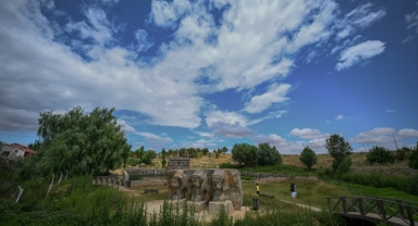 Eflatunpınar Hitit Su Anıtı mimarisiyle ilgi çekiyor