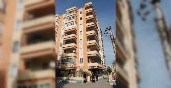 Binanın çatısından düşen genç kız ağır yaralandı