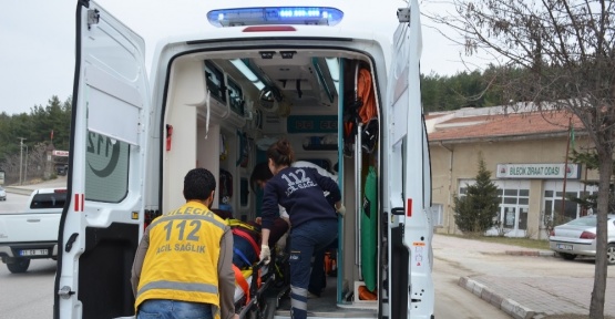 Uyanık sürücü fazla yol yapmamak geri geri manevra yaparken yayaya çarptı