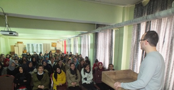 2009 ÖSS birincisi doktor Mustafa Öztürk Malazgirt’te seminer vermeye devam etti