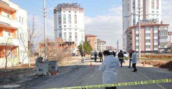 2 günlük bebeği çöp konteynerine attılar