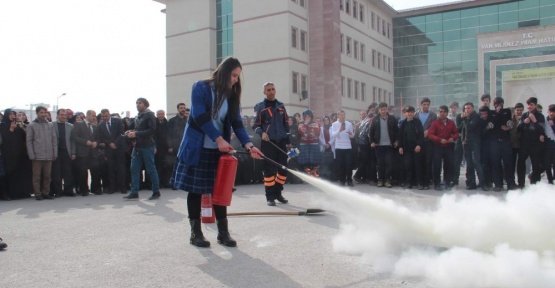 Afete hazır okul eğitimleri devam ediyor