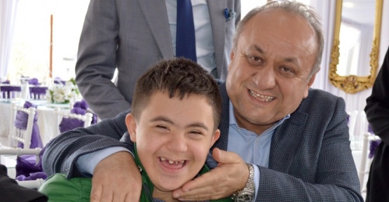 AK Parti, ‘Engelsiz Türkiye İçin Evet Yemeği’ düzenledi