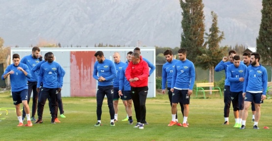 Akhisar Belediyespor, Cem Kavçak ile çalışmalara başladı