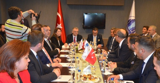 Bakan Ağbal genç iş adamları ile buluştu