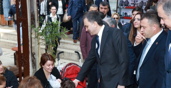 Bakan Çelik Dibek kahvesini tattı