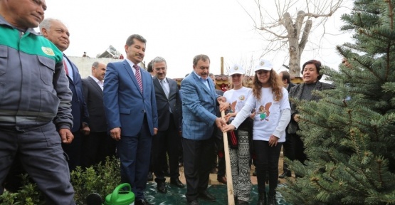 Bakan Eroğlu, Selçuk’a müjdeli haberlerle geldi