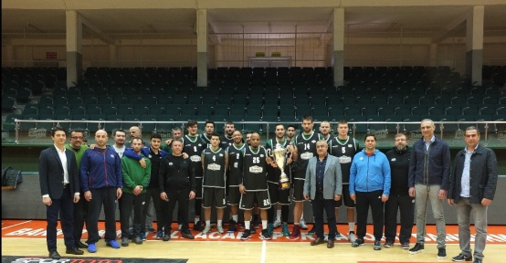 Banvit Türkiye Kupası’nı Bandırma’ya getirdi