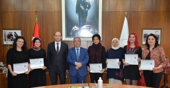 Başarılı sağlık çalışanları ödüllendirildi