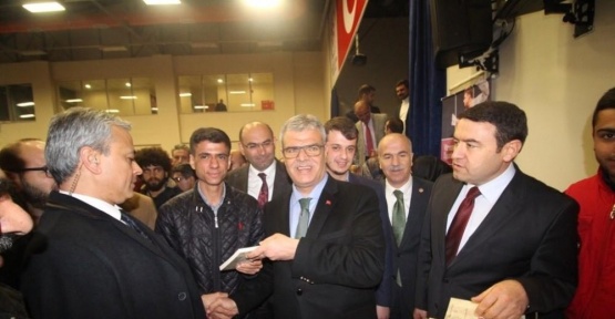 Başbakan Yardımcısı Kaynak, üniversiteli gençlere “Başkanlık ve Parlamenter Sistem” konferans verdi