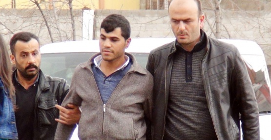 Boşandığı eşini kucağındaki çocuğu ile öldüren şüpheli tutuklandı