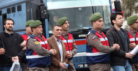 Darbecilere mahkeme salonunda ‘yazılı mesaj’ iddiasına uyarı