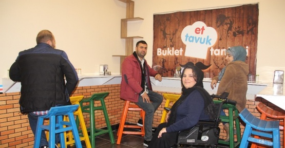 Engelini aştı, iş yeri açtı