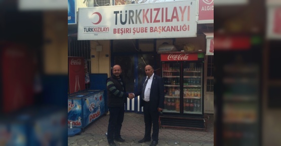 Evi yanan aileye Kızılay’dan yardım