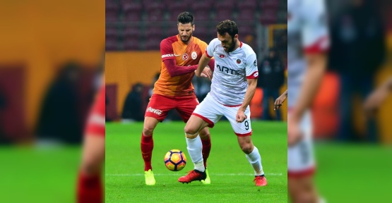 Galatasaray’da Hakan Balta da sakatlar kervanına katıldı