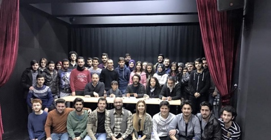 Her öğrencisi ile ayrı selamlaşan öğretmenin yerli versiyonu sosyal medyada fenomen oldu