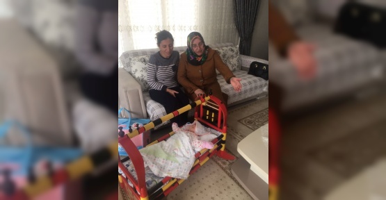Hoş Geldin Bebek ekibi, Körfez’de ailelerin evlerine konuk oluyor