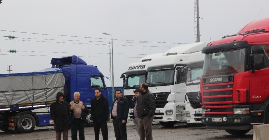 İskenderun Limanında tır şoförlerinin tuvalet isyanı