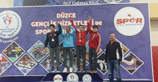Kağıtsporlu güreşçiler Türkiye Şampiyonasına katılmaya hak kazandı