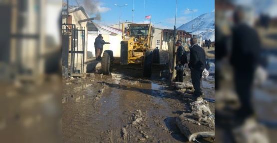 Kapıköy Sınır Kapısında temizlik çalışması
