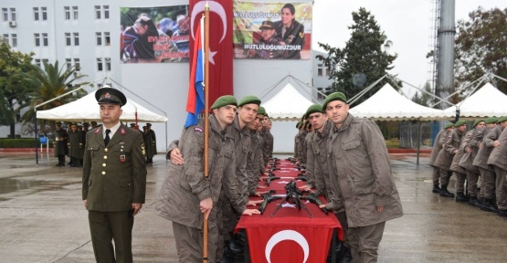 Kısa dönem yükümlülerinin yemin töreni Vali Mahmut Demirtaş’ın da katılımıyla gerçekleştirildi
