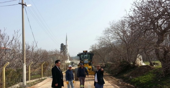 Mezarlık yoluna kilit parke çalışması