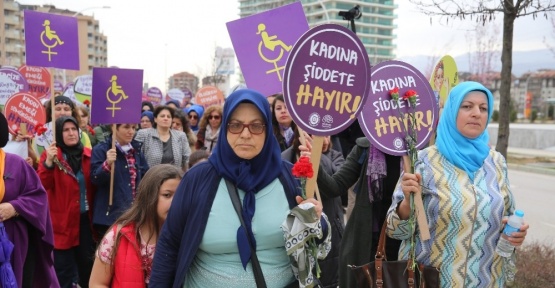 Nilüfer’de kadınlardan sessiz yürüyüş
