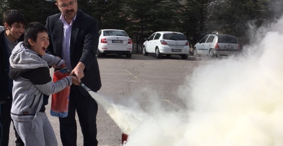 Özel Eğitim Uygulama Merkezinde yangın tatbikatı yapıldı