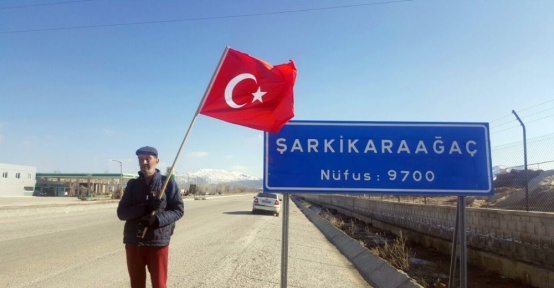 Rüyasında gördüğü Ömer Halisdemir için Burdur’dan yola çıktı, Isparta’ya ulaştı
