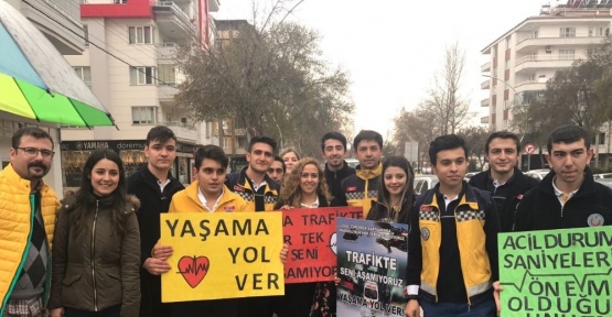 Sağlık lisesi öğrencilerinden gerçeği aratmayan tatbikat