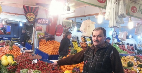 Tezgahların şampiyonu eriğin tanesi 2,5 lira
