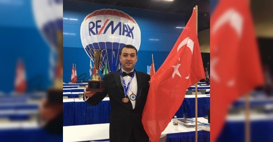 Uğur Tosun, doğum gününde 4 ödül birden aldı