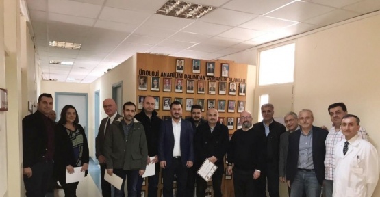 Üroloji uzmanlarına canlı cerrahi operasyon kursu verildi