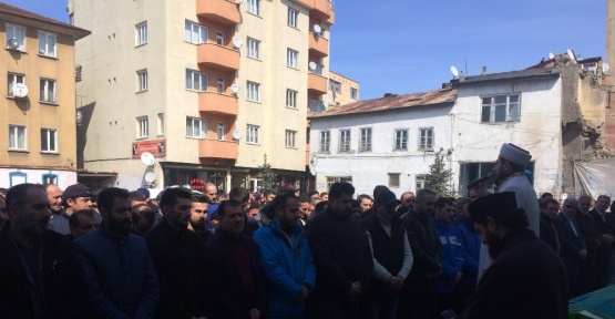 ‘Uzun Yusuf’ son yolculuğuna uğurlandı