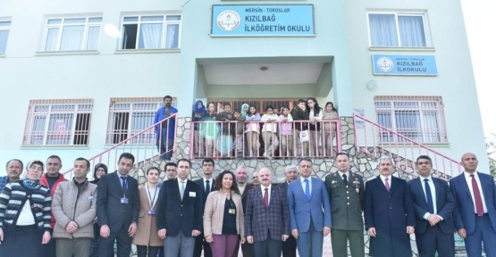 Vali Çakacak, Kızılbağ’da öğrencilerle bir araya geldi