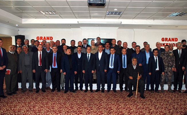 VALİ KALKANCI, KÖY MUHTARLARININ SORUNLARINI DİNLEDİ
