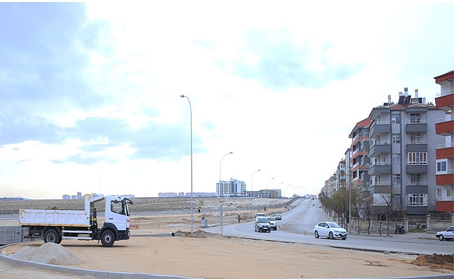 YENİ DEVLET HASTANESİ CADDESİ’NDE ORTA REFÜJ ÇALIŞMASI