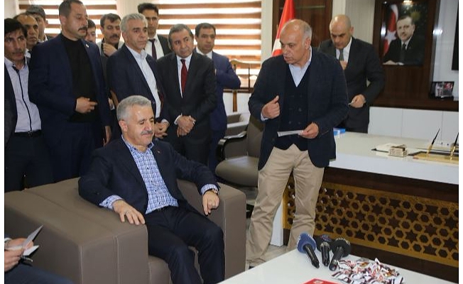 BAKAN AHMET ARSLAN KARAMAN BELEDİYESİ'Nİ ZİYARET ETTİ