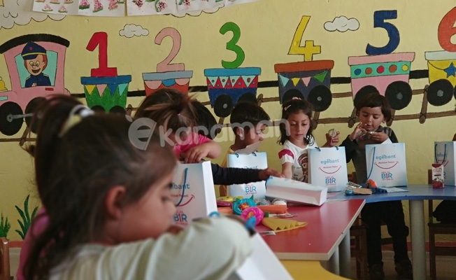 Her yıl 1 Okyanus Projesi ile Köy Okuluna Kütüphane