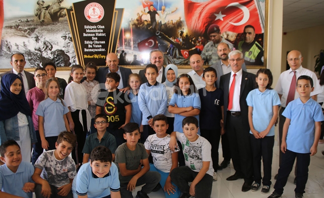 OKULUN İLK GÜNÜ ÇOCUKLARI YALNIZ BIRAKMADILAR