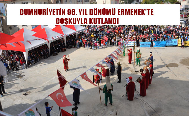CUMHURİYETİN 96. YIL DÖNÜMÜ ERMENEK'TE COŞKUYLA KUTLANDI