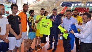  BAŞKAN YARKA`DAN GENÇ SPORCULARA ÜCRETSİZ KURS VE MALZEME DESTEĞİ