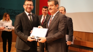 BAŞKAN YARKA ŞIRNAK ÜNİVERSİTESİNİN “2019 YILI BAŞARI ÖDÜLLERİ” TÖRENİNE KATILDI