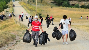 UŞAK BELEDİYESİ VE ÇEVRECİ VATANDAŞLAR KİRLİLİĞE DUR DEDİ