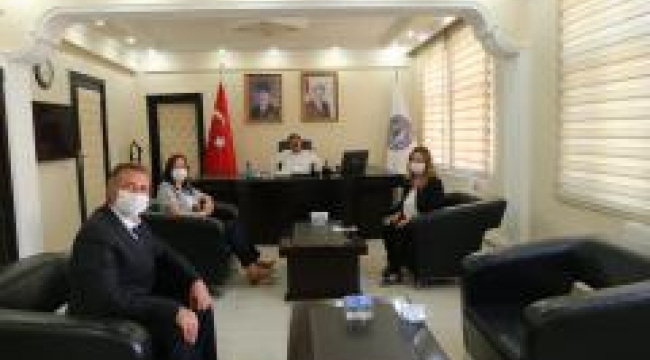 Vali/Belediye Başkan V. Sn. H. Engin Sarıibrahim’i Eski Çalışma Arkadaşları Ziyaret Etti