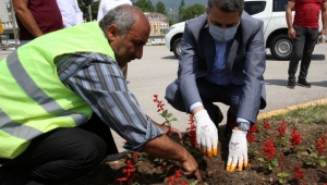 BAŞKAN EROĞLU: DAHA YEŞİL BİR TOKAT İÇİN HEDEFİMİZ 250 BİN ÇİÇEK