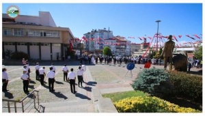 BELEDİYE BAŞKANIMIZ BARIŞ AYHAN 30 AĞUSTOS ZAFER BAYRAMI ÇELENK SUNMA TÖRENİNE KATILDI