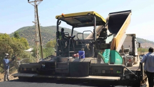 BÜYÜKŞEHİR’DEN HASSA’YA ASFALT