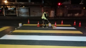 BÜYÜKŞEHİR, GECE MESAİSİYLE CADDELERİ YENİLEDİ